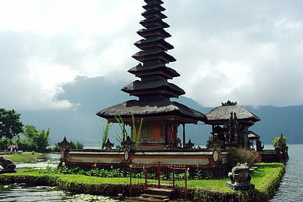 Layanan Yogz Travel 1 Daily Excursion